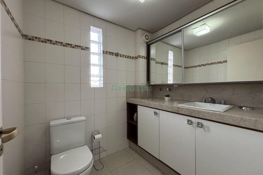 Apartamento com 74m², 2 dormitórios, 1 vaga, no bairro Petrópolis em Caxias do Sul para Alugar