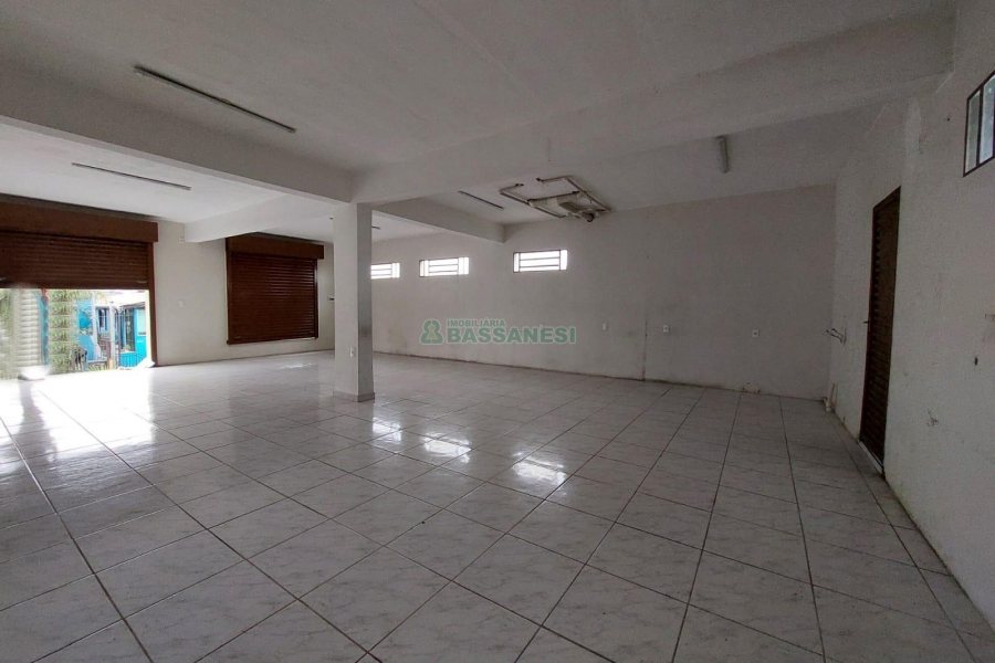 Loja com 90m², no bairro Centenário em Caxias do Sul para Alugar