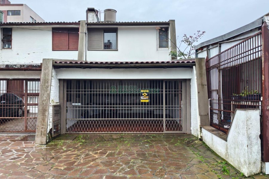Casa com 154m², 3 dormitórios, no bairro Jardelino Ramos em Caxias do Sul para Comprar