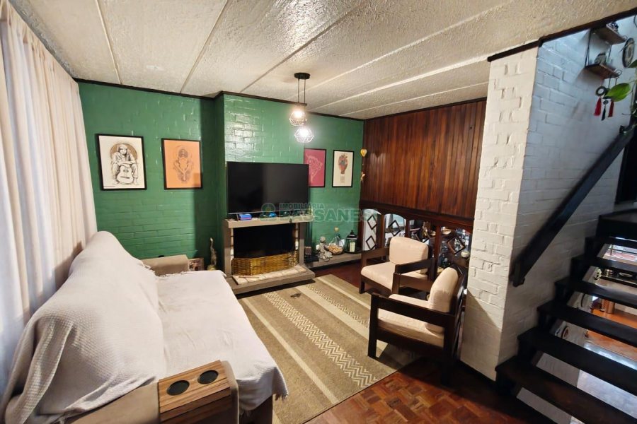 Casa com 154m², 3 dormitórios, no bairro Jardelino Ramos em Caxias do Sul para Comprar