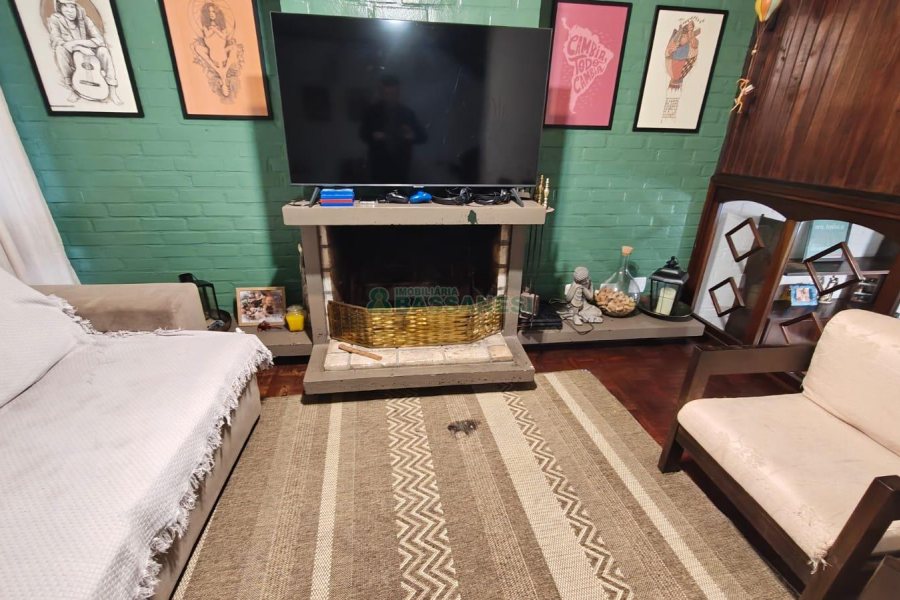 Casa com 154m², 3 dormitórios, no bairro Jardelino Ramos em Caxias do Sul para Comprar