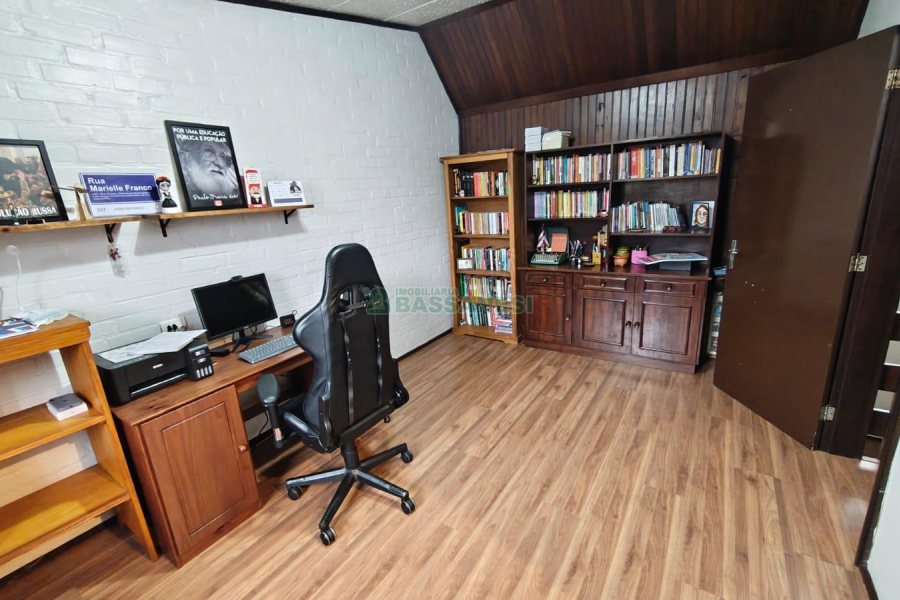 Casa com 154m², 3 dormitórios, no bairro Jardelino Ramos em Caxias do Sul para Comprar