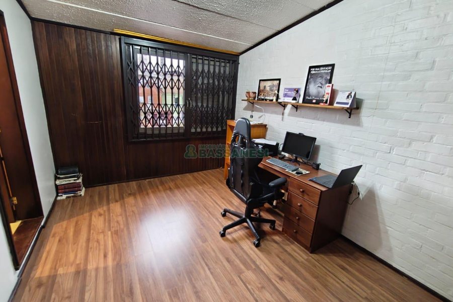Casa com 154m², 3 dormitórios, no bairro Jardelino Ramos em Caxias do Sul para Comprar