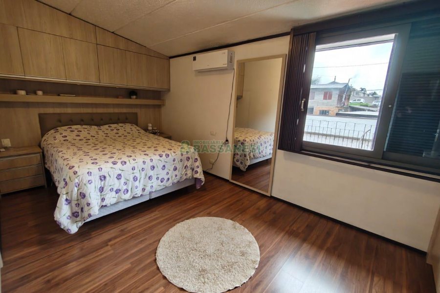 Casa com 154m², 3 dormitórios, no bairro Jardelino Ramos em Caxias do Sul para Comprar