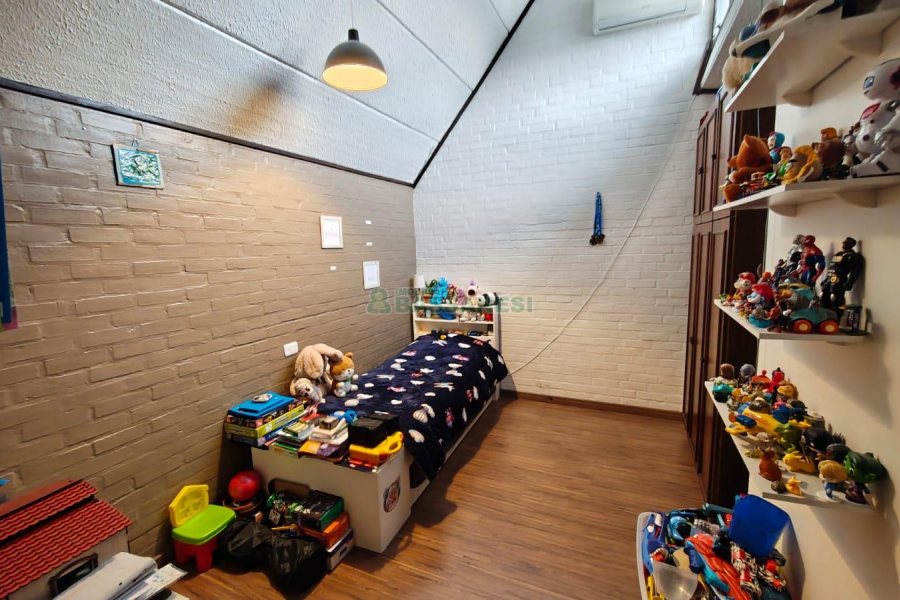 Casa com 154m², 3 dormitórios, no bairro Jardelino Ramos em Caxias do Sul para Comprar