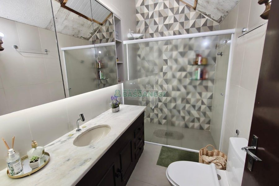 Casa com 154m², 3 dormitórios, no bairro Jardelino Ramos em Caxias do Sul para Comprar