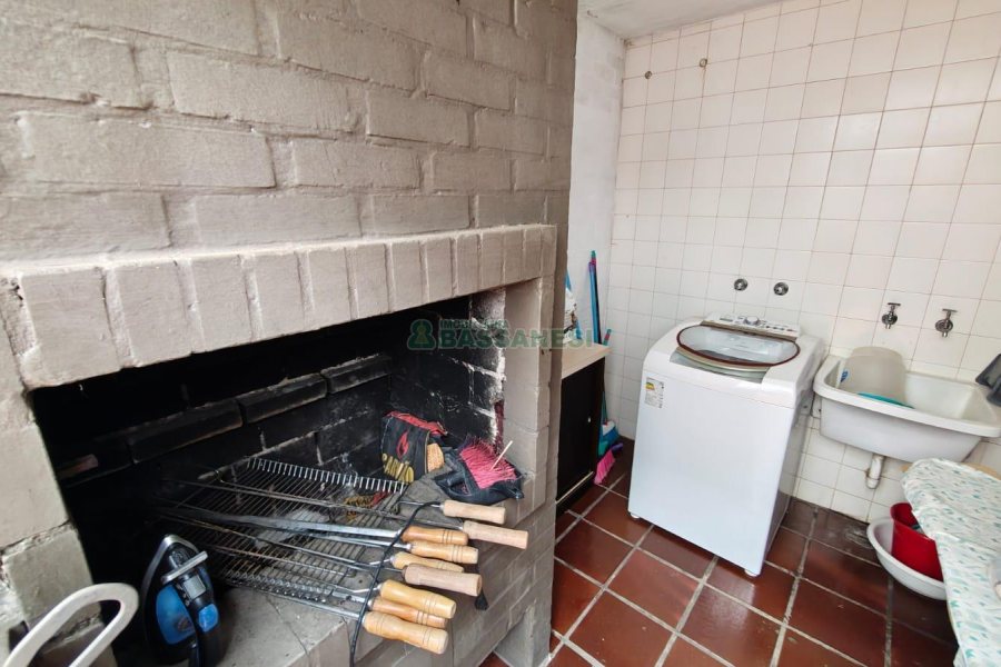 Casa com 154m², 3 dormitórios, no bairro Jardelino Ramos em Caxias do Sul para Comprar