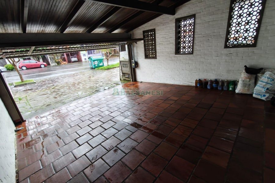 Casa com 154m², 3 dormitórios, no bairro Jardelino Ramos em Caxias do Sul para Comprar