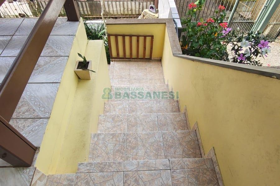 Casa com 70m², 3 dormitórios, 1 vaga, no bairro São Caetano em Caxias do Sul para Comprar