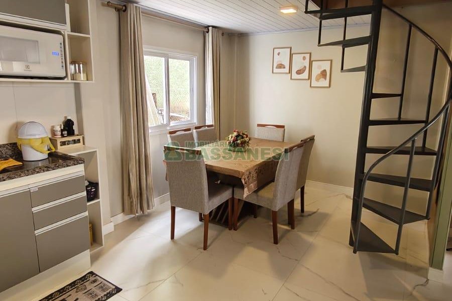 Casa com 70m², 3 dormitórios, 1 vaga, no bairro São Caetano em Caxias do Sul para Comprar
