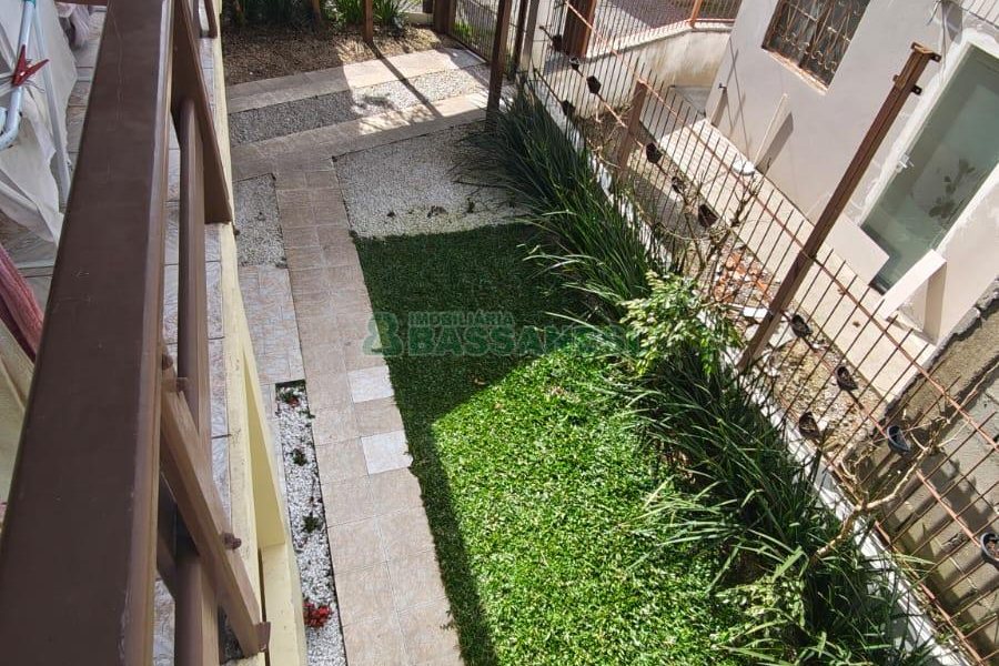 Casa com 70m², 3 dormitórios, 1 vaga, no bairro São Caetano em Caxias do Sul para Comprar