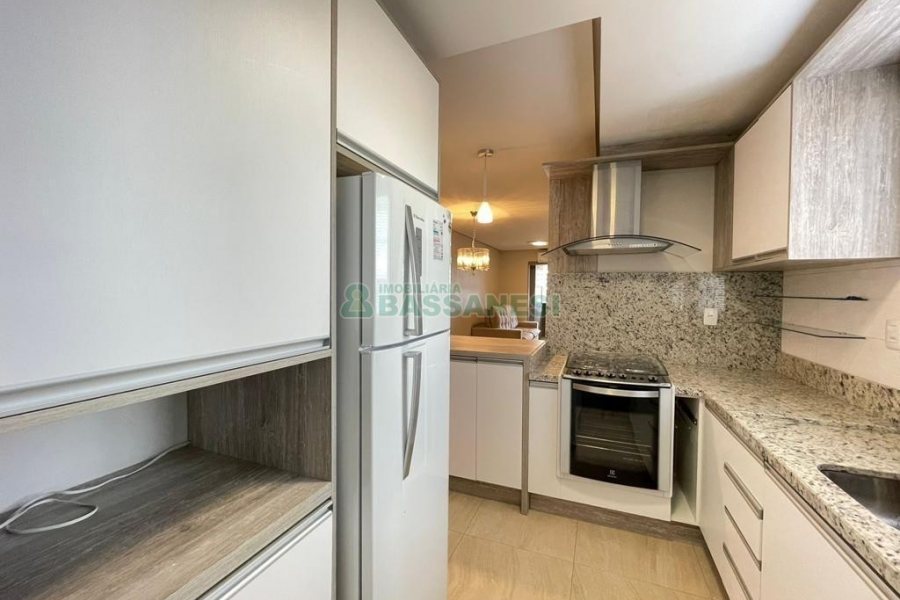 Apto Mobiliado com 83m², 2 dormitórios, 1 vaga, no bairro Jardim América em Caxias do Sul para Alugar
