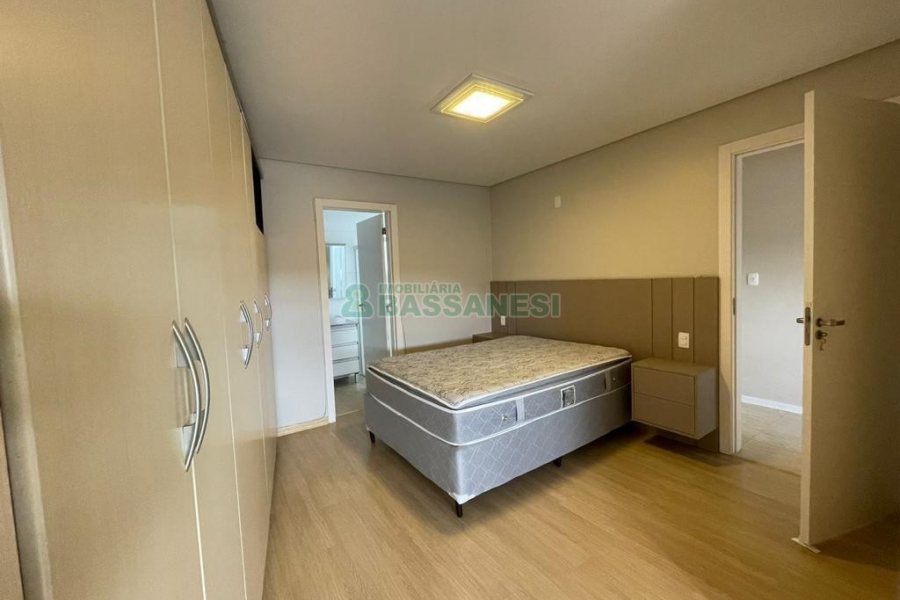 Apto Mobiliado com 83m², 2 dormitórios, 1 vaga, no bairro Jardim América em Caxias do Sul para Alugar