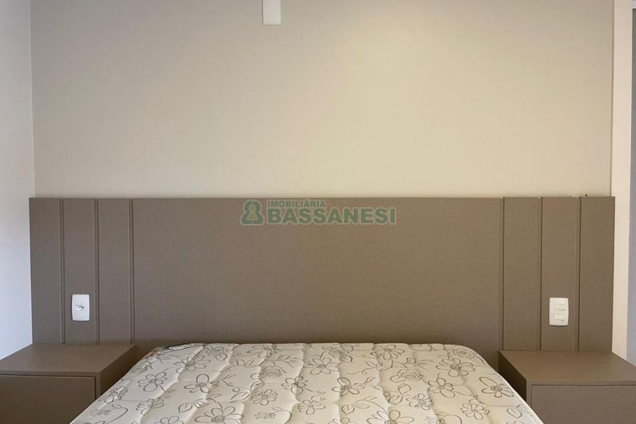 Apto Mobiliado com 83m², 2 dormitórios, 1 vaga, no bairro Jardim América em Caxias do Sul para Alugar