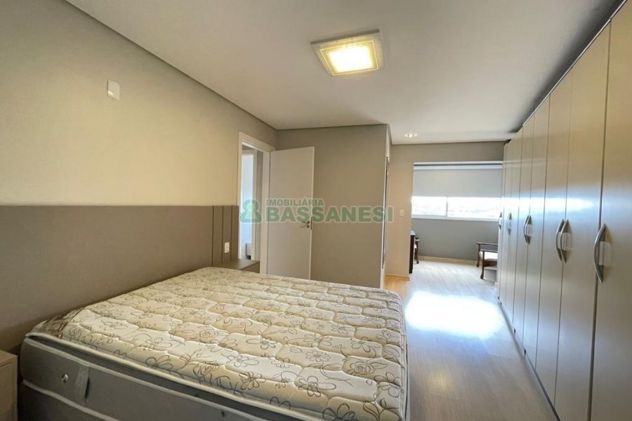 Apto Mobiliado com 83m², 2 dormitórios, 1 vaga, no bairro Jardim América em Caxias do Sul para Alugar