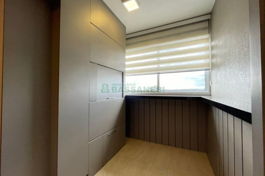 Apto Mobiliado com 83m², 2 dormitórios, 1 vaga, no bairro Jardim América em Caxias do Sul para Alugar