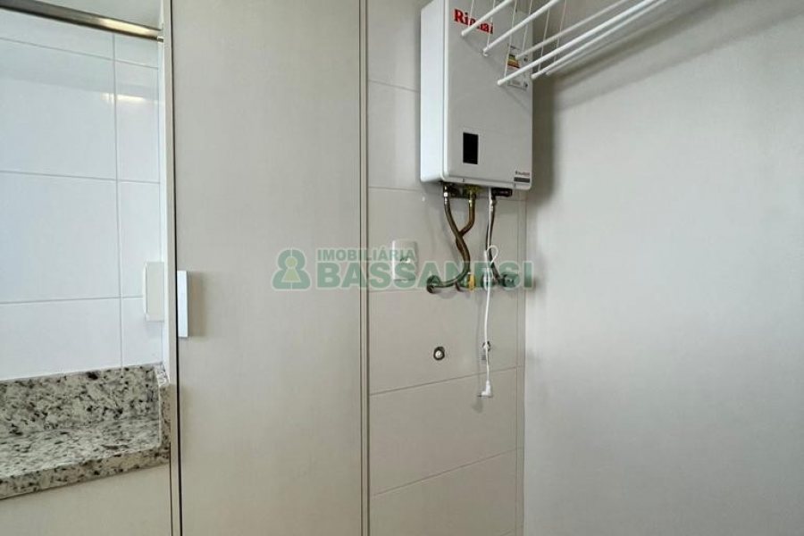 Apto Mobiliado com 83m², 2 dormitórios, 1 vaga, no bairro Jardim América em Caxias do Sul para Alugar