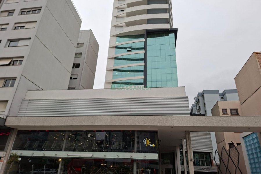 Apto Mobiliado com 47m², 1 dormitório, no bairro Lourdes em Caxias do Sul para Alugar