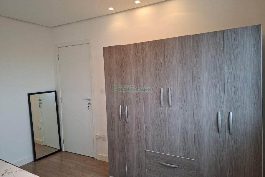 Apto Mobiliado com 47m², 1 dormitório, no bairro Lourdes em Caxias do Sul para Alugar