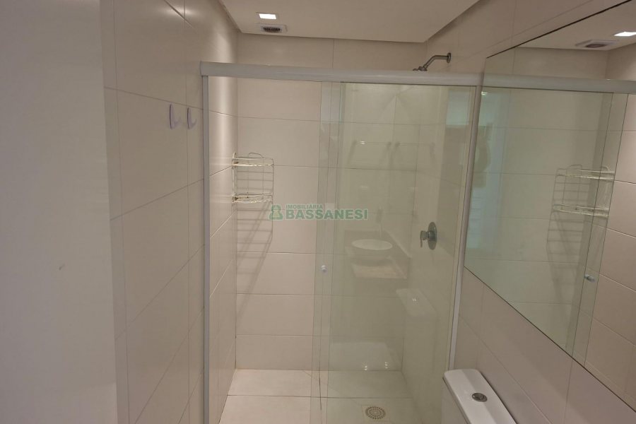 Apto Mobiliado com 47m², 1 dormitório, no bairro Lourdes em Caxias do Sul para Alugar