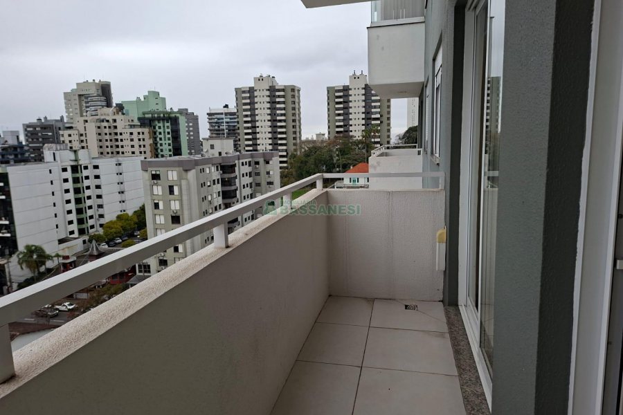 Apto Mobiliado com 47m², 1 dormitório, no bairro Lourdes em Caxias do Sul para Alugar