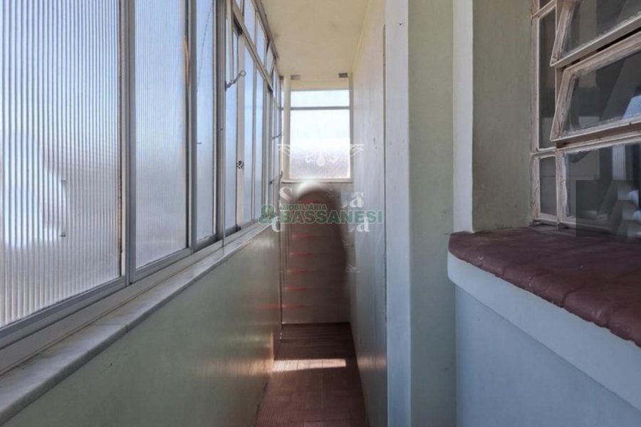 Apto Mobiliado com 185m², 4 dormitórios, no bairro Centro em Caxias do Sul para Alugar