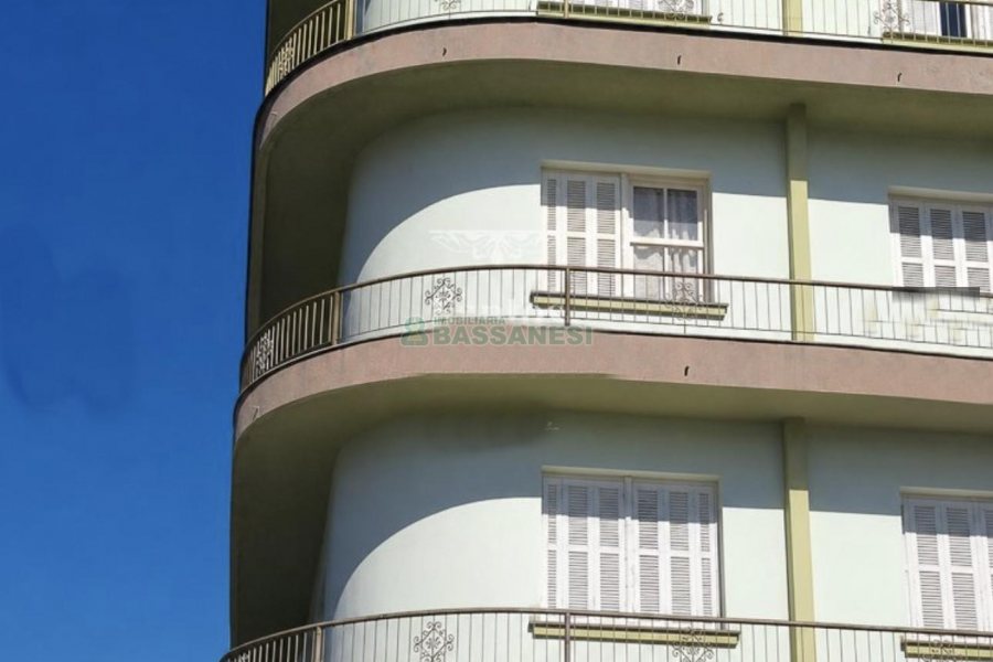 Apto Mobiliado com 185m², 4 dormitórios, no bairro Centro em Caxias do Sul para Alugar