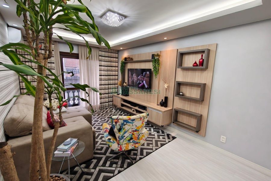 Apartamento com 84m², 3 dormitórios, 3 vagas, no bairro Madureira em Caxias do Sul para Comprar