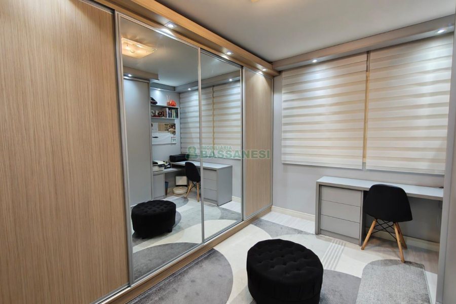 Apartamento com 84m², 3 dormitórios, 3 vagas, no bairro Madureira em Caxias do Sul para Comprar