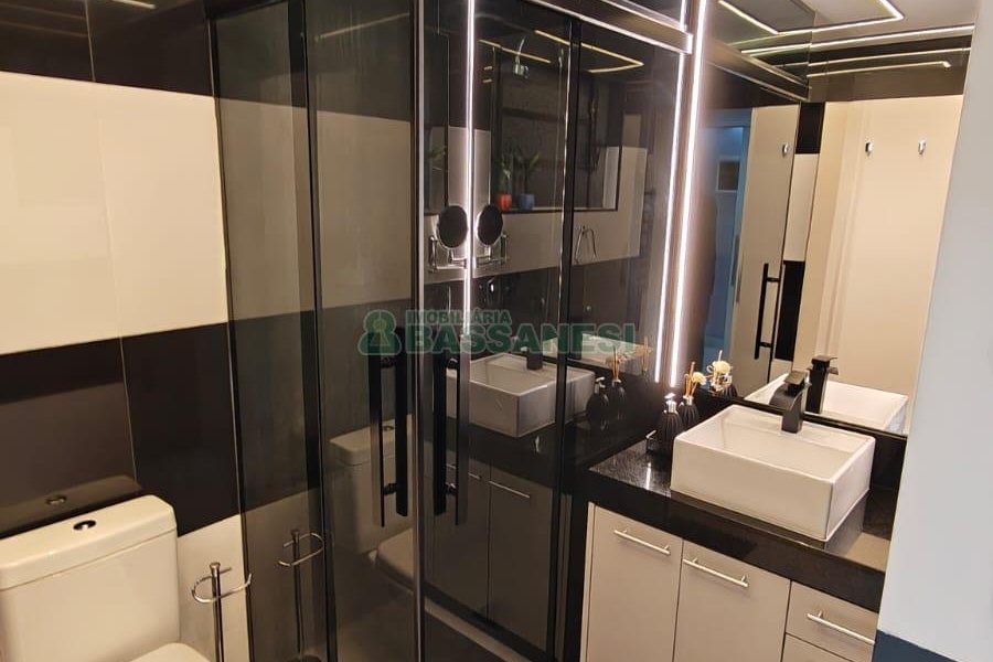 Apartamento com 84m², 3 dormitórios, 3 vagas, no bairro Madureira em Caxias do Sul para Comprar