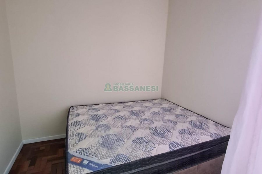 Apartamento, 2 dormitórios, no bairro Centro em Caxias do Sul para Alugar