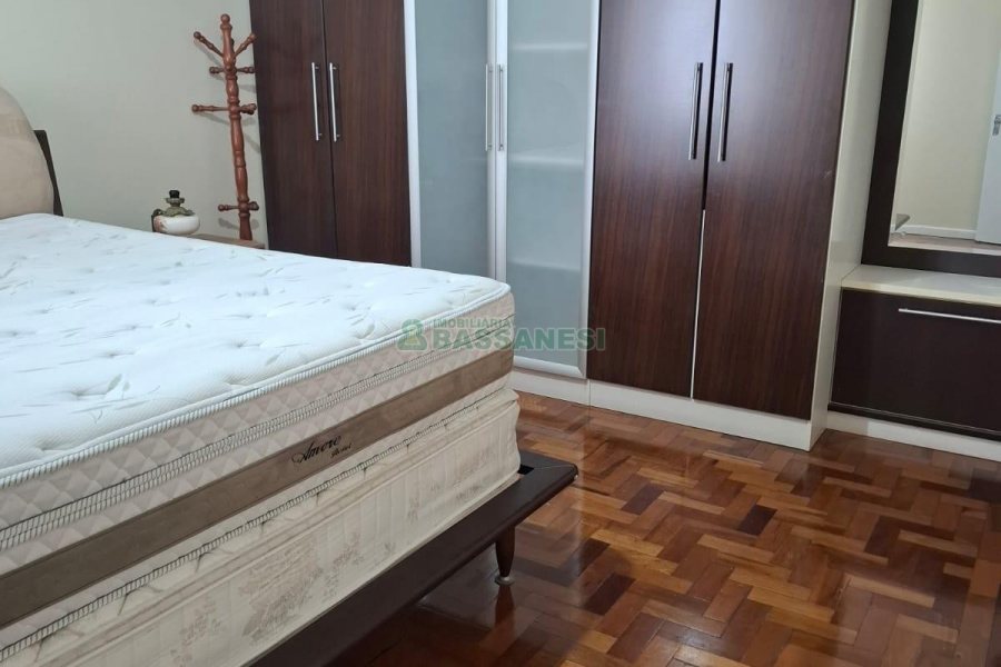 Apartamento, 2 dormitórios, no bairro Centro em Caxias do Sul para Alugar