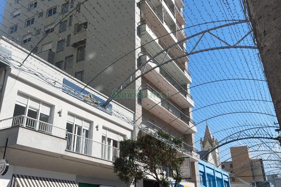 Apartamento, 2 dormitórios, no bairro Centro em Caxias do Sul para Alugar