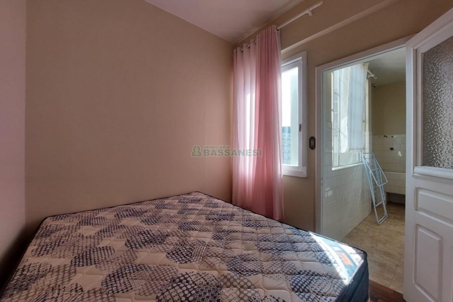 Apartamento, 2 dormitórios, no bairro Centro em Caxias do Sul para Alugar