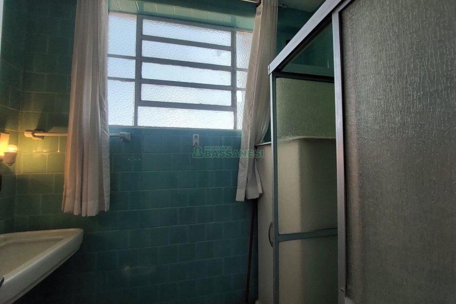 Apartamento, 2 dormitórios, no bairro Centro em Caxias do Sul para Alugar