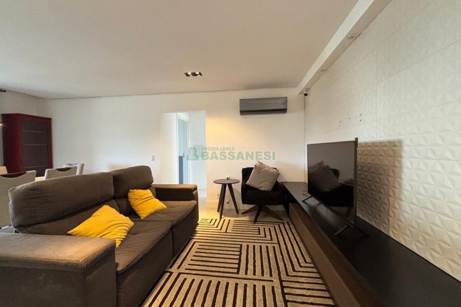 Apto Mobiliado com 98m², 2 dormitórios, 2 vagas, no bairro Jardim América em Caxias do Sul para Alugar