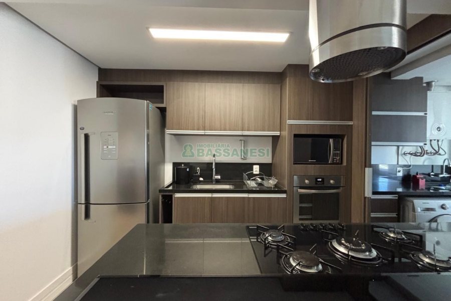 Apto Mobiliado com 98m², 2 dormitórios, 2 vagas, no bairro Jardim América em Caxias do Sul para Alugar