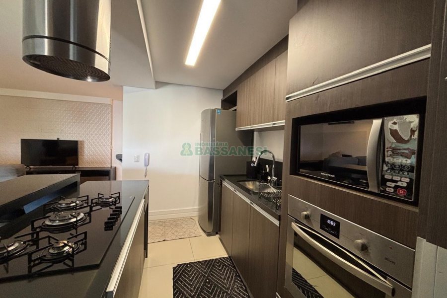 Apto Mobiliado com 98m², 2 dormitórios, 2 vagas, no bairro Jardim América em Caxias do Sul para Alugar