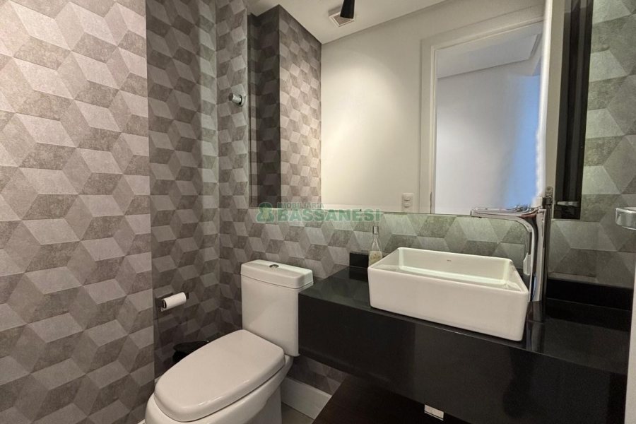 Apto Mobiliado com 98m², 2 dormitórios, 2 vagas, no bairro Jardim América em Caxias do Sul para Alugar