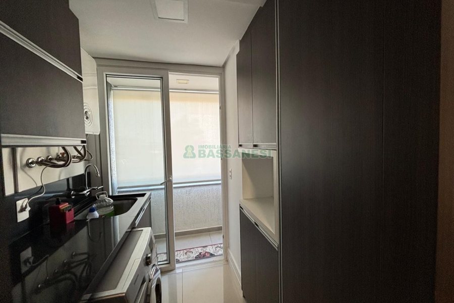 Apto Mobiliado com 98m², 2 dormitórios, 2 vagas, no bairro Jardim América em Caxias do Sul para Alugar