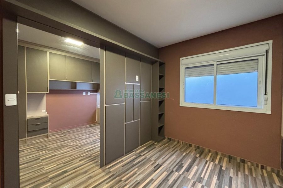 Apartamento com 53m², 2 dormitórios, 1 vaga, no bairro São Leopoldo em Caxias do Sul para Alugar