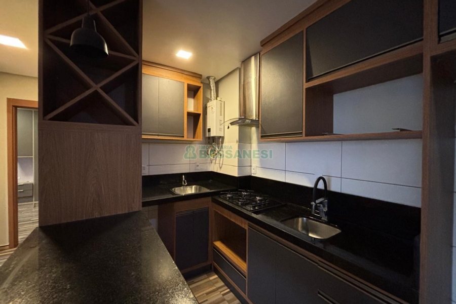 Apartamento com 53m², 2 dormitórios, 1 vaga, no bairro São Leopoldo em Caxias do Sul para Alugar