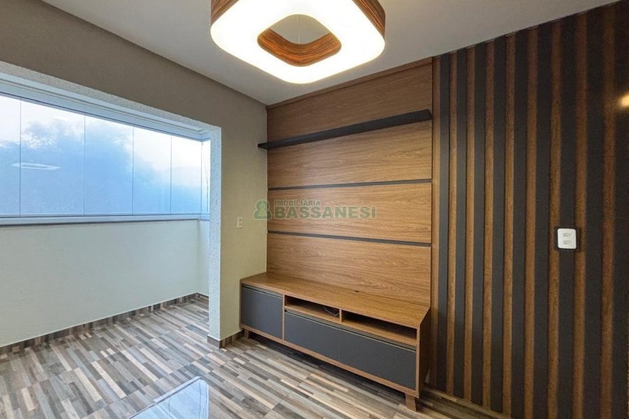 Apartamento com 53m², 2 dormitórios, 1 vaga, no bairro São Leopoldo em Caxias do Sul para Alugar