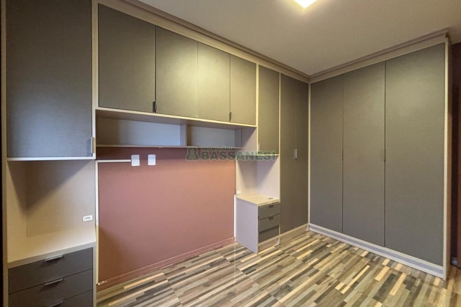Apartamento com 53m², 2 dormitórios, 1 vaga, no bairro São Leopoldo em Caxias do Sul para Alugar