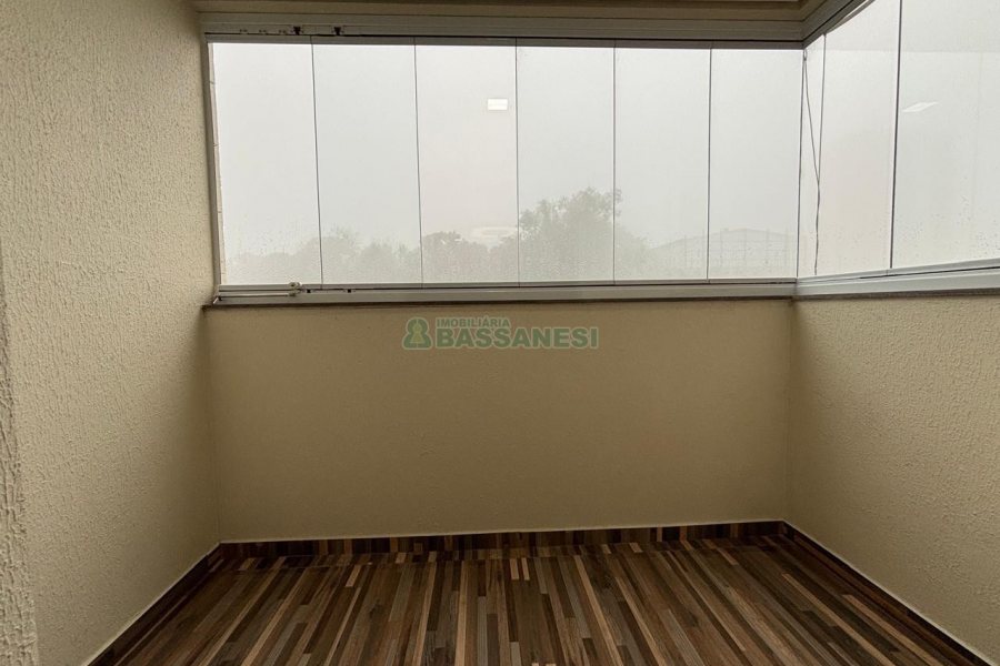 Apartamento com 53m², 2 dormitórios, 1 vaga, no bairro São Leopoldo em Caxias do Sul para Alugar