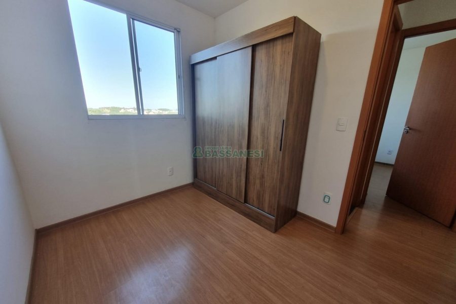 Apto Mobiliado com 40m², 2 dormitórios, 1 vaga, no bairro Presidente Vargas em Caxias do Sul para Alugar