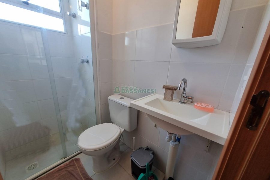 Apto Mobiliado com 40m², 2 dormitórios, 1 vaga, no bairro Presidente Vargas em Caxias do Sul para Alugar