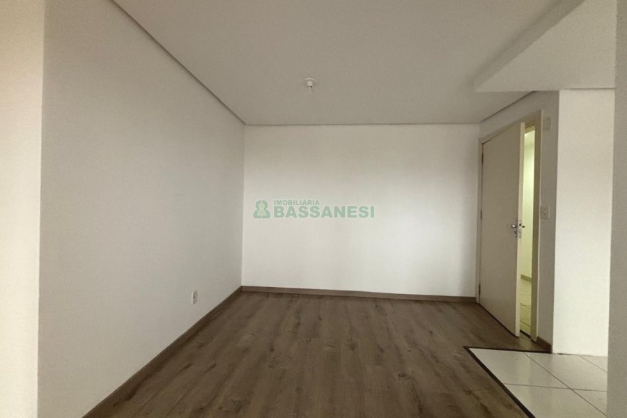 Apartamento com 47m², 3 dormitórios, 1 vaga, no bairro Lourdes em Caxias do Sul para Alugar