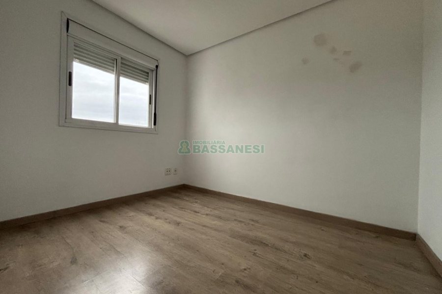 Apartamento com 47m², 3 dormitórios, 1 vaga, no bairro Lourdes em Caxias do Sul para Alugar