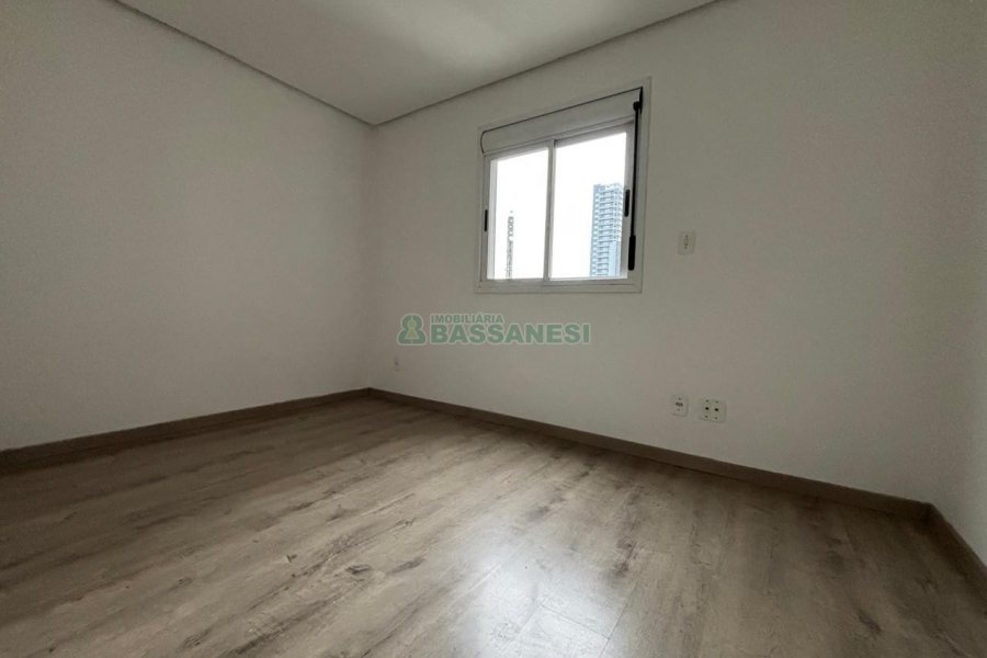 Apartamento com 47m², 3 dormitórios, 1 vaga, no bairro Lourdes em Caxias do Sul para Alugar